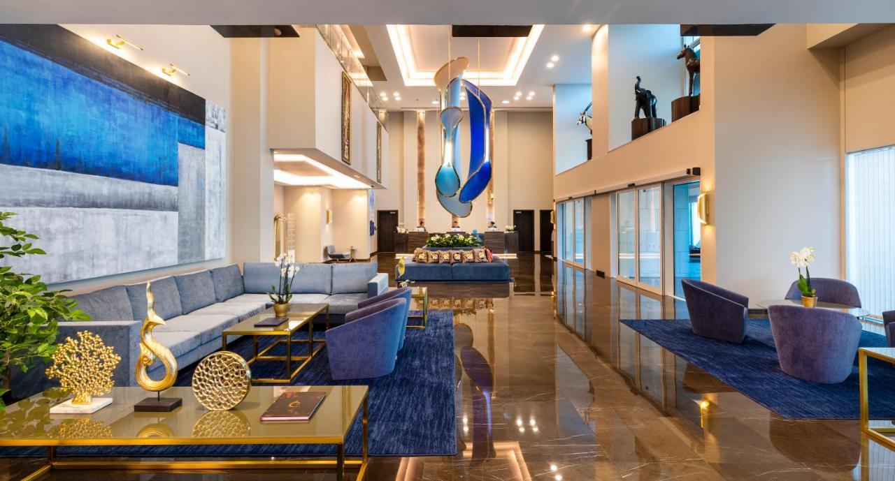 Centara West Bay Hotel & Residences Ντόχα Εξωτερικό φωτογραφία The interior of the lounge