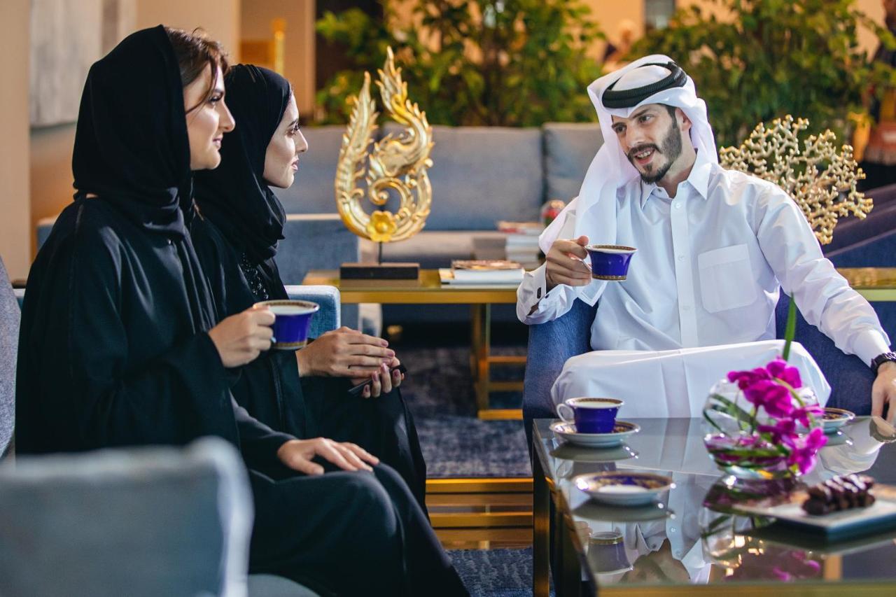 Centara West Bay Hotel & Residences Ντόχα Εξωτερικό φωτογραφία Arab people drinking Arabic coffee