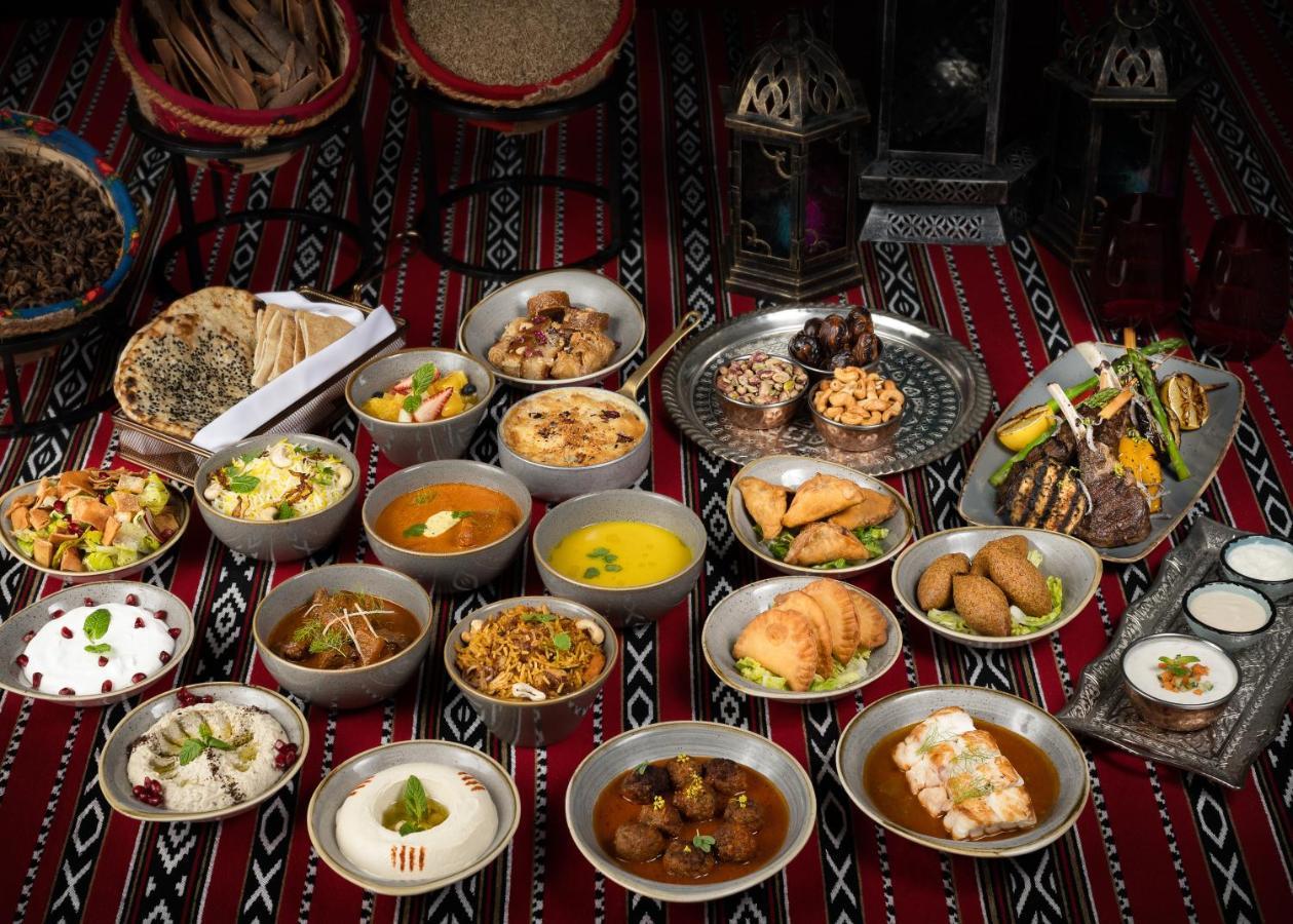Centara West Bay Hotel & Residences Ντόχα Εξωτερικό φωτογραφία A selection of traditional Emirati cuisine