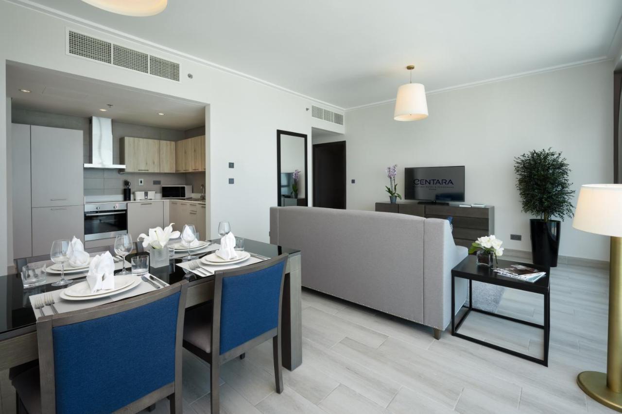 Centara West Bay Hotel & Residences Ντόχα Εξωτερικό φωτογραφία A living room at the hotel