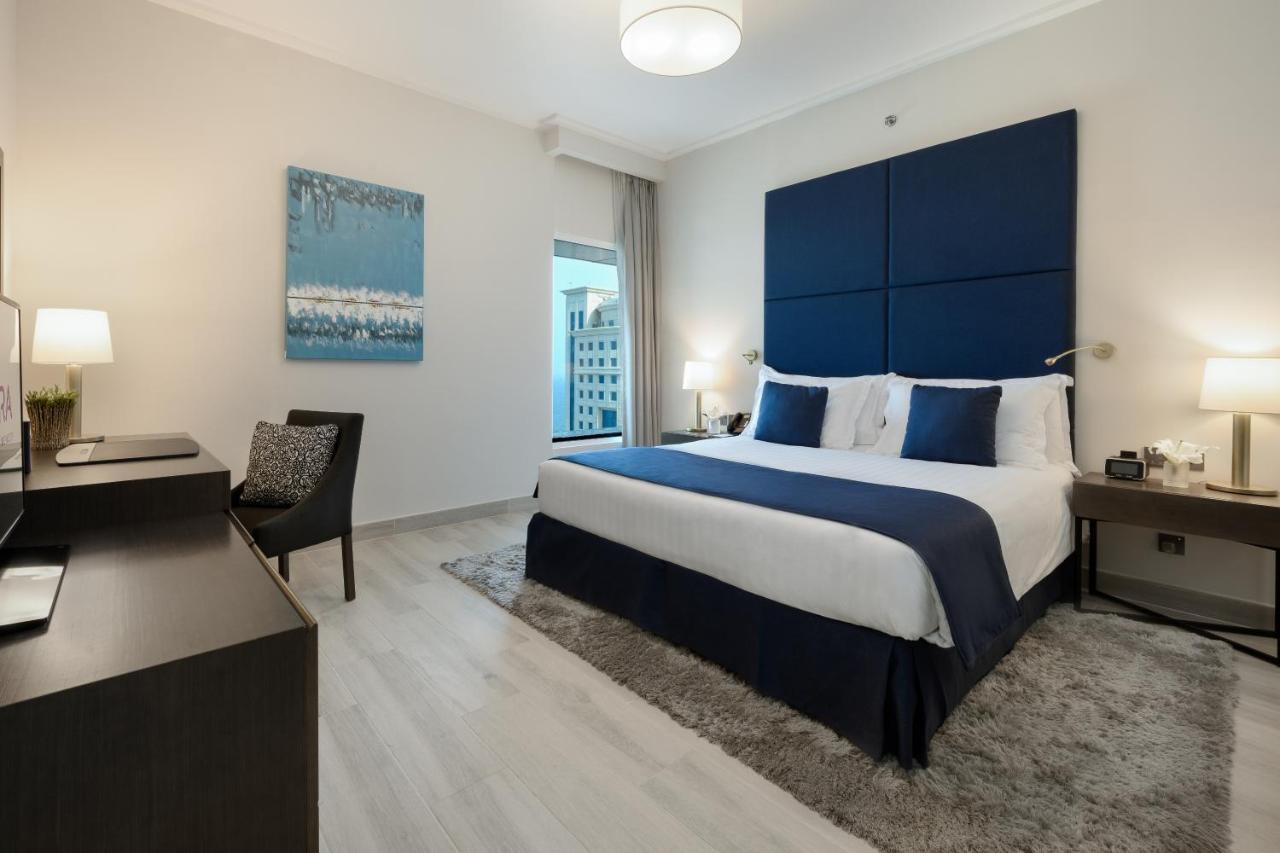 Centara West Bay Hotel & Residences Ντόχα Εξωτερικό φωτογραφία A bedroom at the hotel