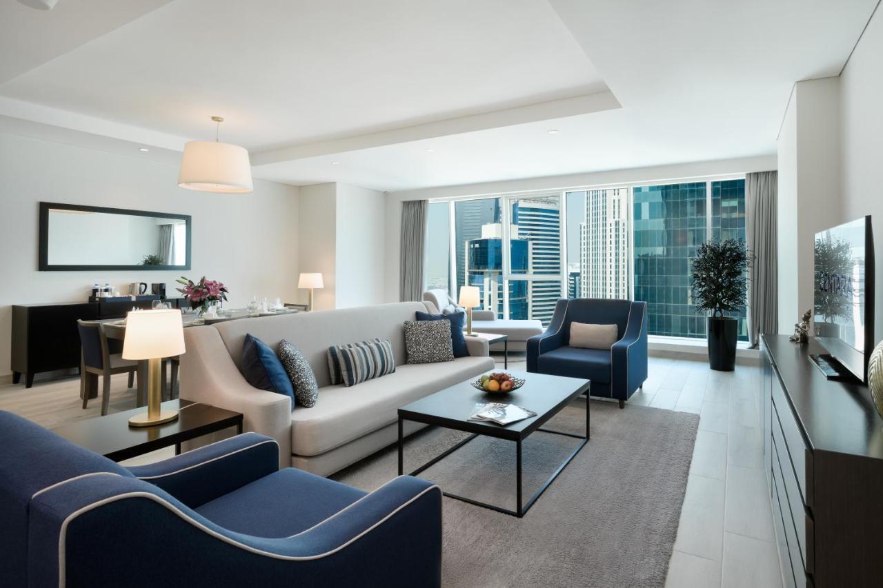 Centara West Bay Hotel & Residences Ντόχα Εξωτερικό φωτογραφία A living room in a typical apartment