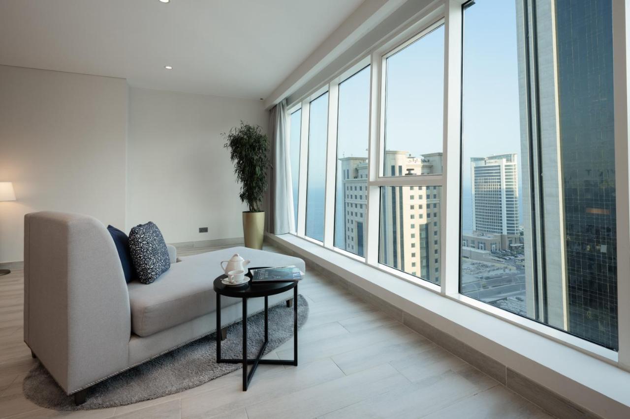 Centara West Bay Hotel & Residences Ντόχα Εξωτερικό φωτογραφία A view from a residential apartment